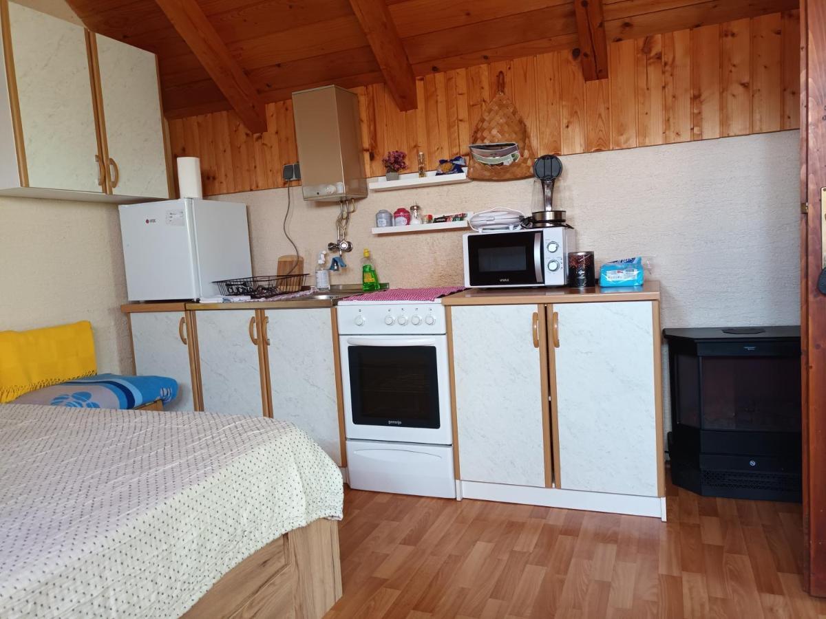 Apartmán Soba Za Nocenje Noa I Mila Bezavina Exteriér fotografie